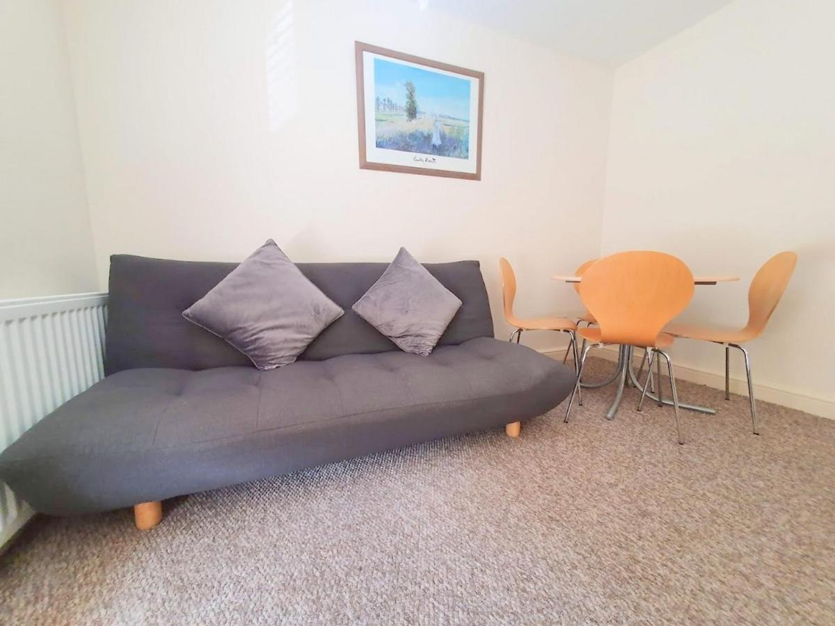 Bassett Flat With 2 Bedrooms And Superfast Wi-Fi Sittingbourne Exterior foto
