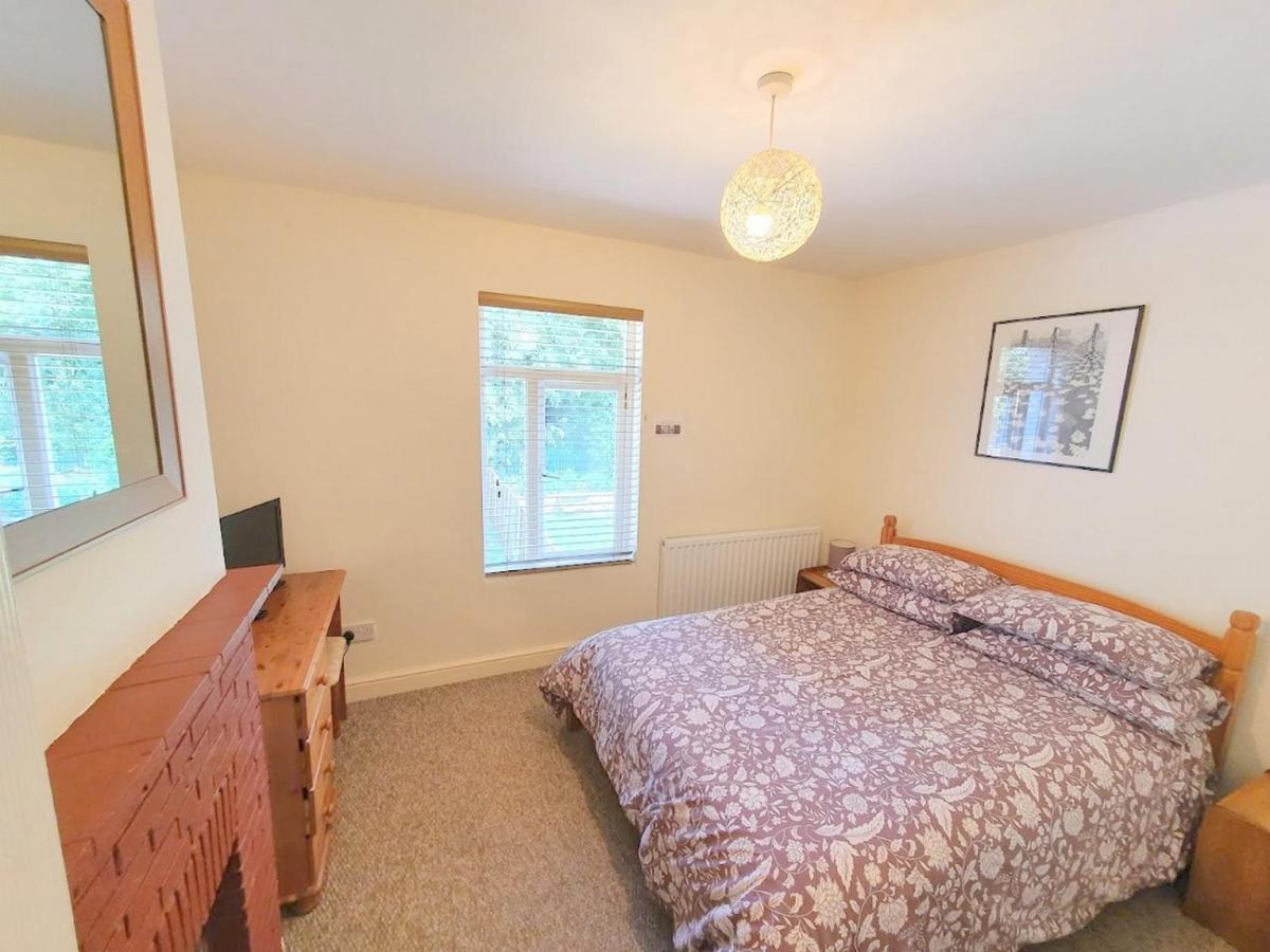Bassett Flat With 2 Bedrooms And Superfast Wi-Fi Sittingbourne Exterior foto